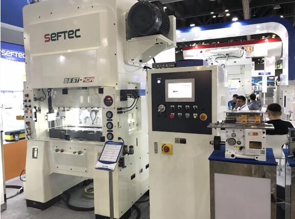 送料機(jī)的旋轉(zhuǎn)和送料模塊應(yīng)該怎么使用？