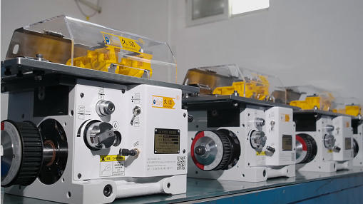 沖床送料機送料不準(zhǔn)或偏料怎樣解決？